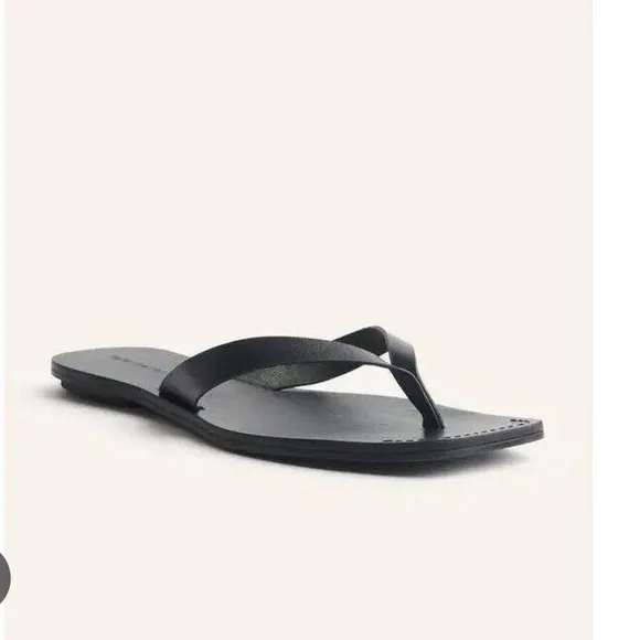 NWOT reformation Naomi square toe flat thong sandals