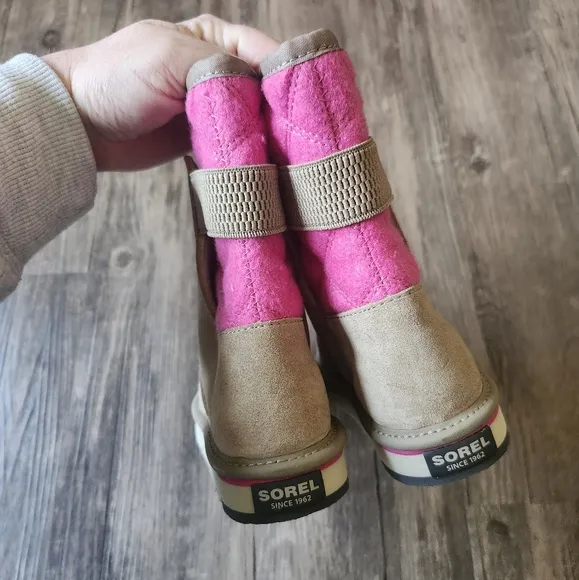 NWOT Sorel Newbie Campus Suede Snow Boots