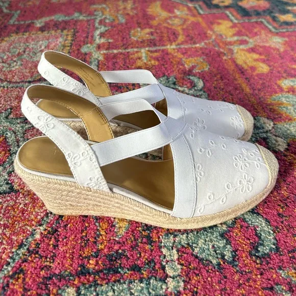 NWOT Talbots | Women’s white Lyndsay eyelet lace high cut closed toe espadrilles