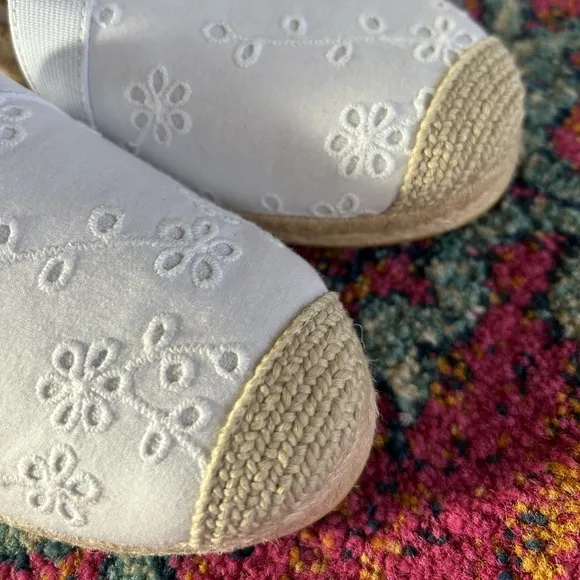 NWOT Talbots | Women’s white Lyndsay eyelet lace high cut closed toe espadrilles