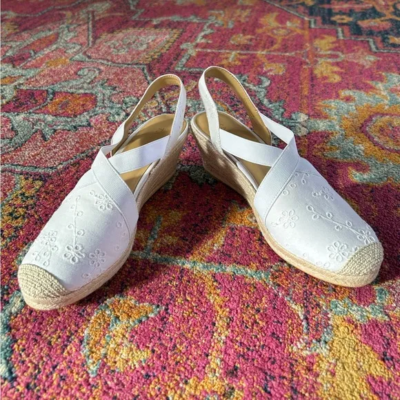 NWOT Talbots | Women’s white Lyndsay eyelet lace high cut closed toe espadrilles