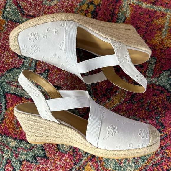 NWOT Talbots | Women’s white Lyndsay eyelet lace high cut closed toe espadrilles