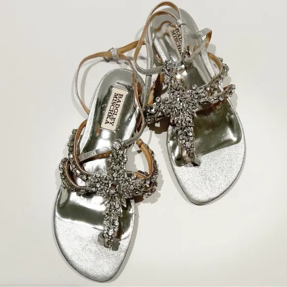 NWT Badgley MIschka Hampden SIlver Rhinestone Tstrap Flat Sandal Bridal Shoes
