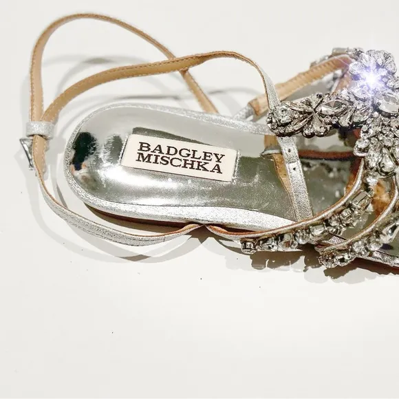 NWT Badgley MIschka Hampden SIlver Rhinestone Tstrap Flat Sandal Bridal Shoes