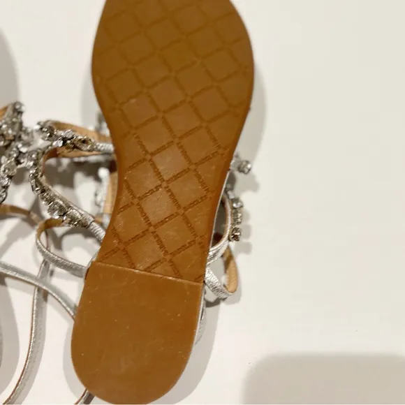 NWT Badgley MIschka Hampden SIlver Rhinestone Tstrap Flat Sandal Bridal Shoes
