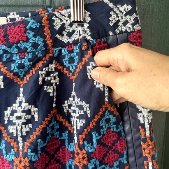 NWT Ciebon Sz M Embroidered Shorts w/ Faux Leather Trim Festival Boho Indie