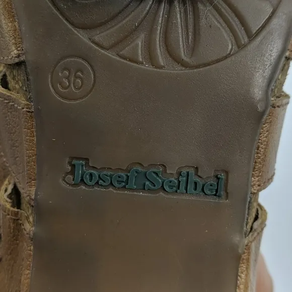 NWT JOSEF SEIBEL Strappy Leather Heeled Sandals