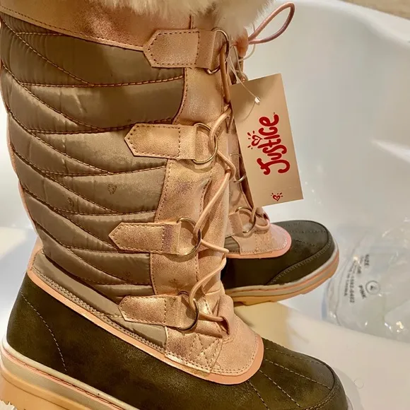 NWT JUSTICE SNOW BOOTS SIZE 4