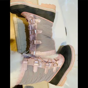 NWT JUSTICE SNOW BOOTS SIZE 4