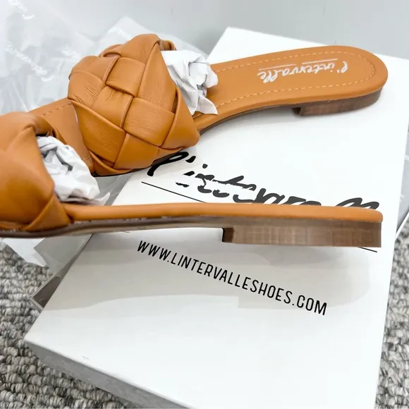 NWT L'Intervalle Italian made tan woven vegan leather flat slides sandals EU 40