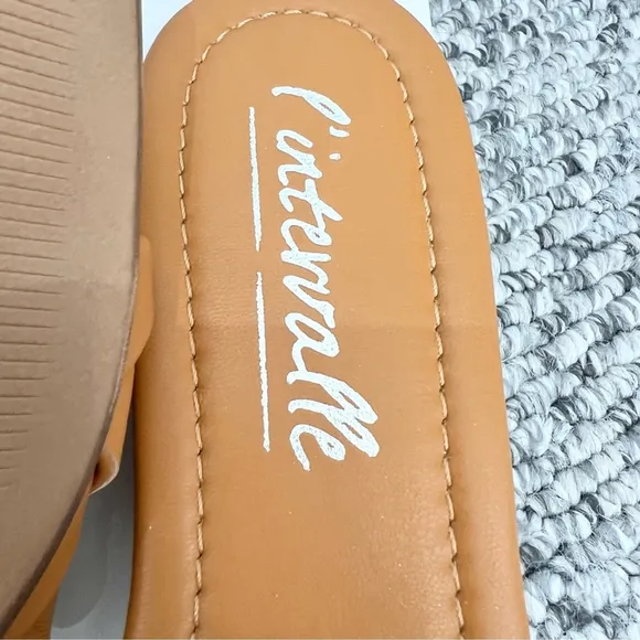 NWT L'Intervalle Italian made tan woven vegan leather flat slides sandals EU 40