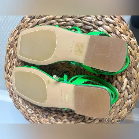 NWT sz 7.5 Vince Camuto Alminda Green flat sandals ankle wrap tie