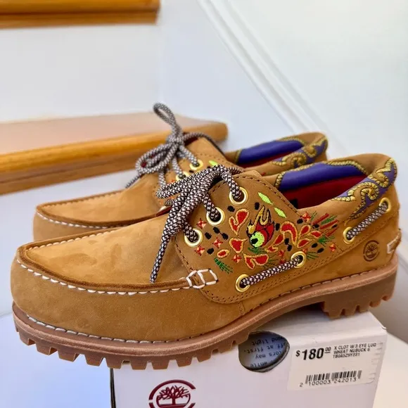 NWT Timberland x CLOT 3-Eye Boat Shoe Embroidered Hand-sewn tan brown loafers
