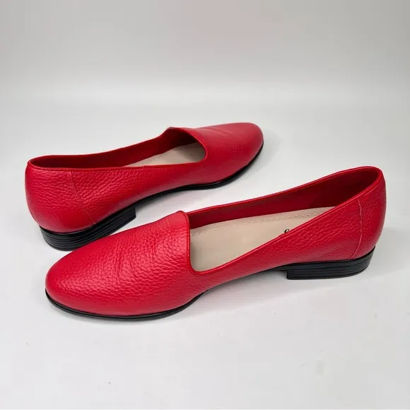 NWT Trotters Liz Red Tumbled Leather Slip On Flats Loafers