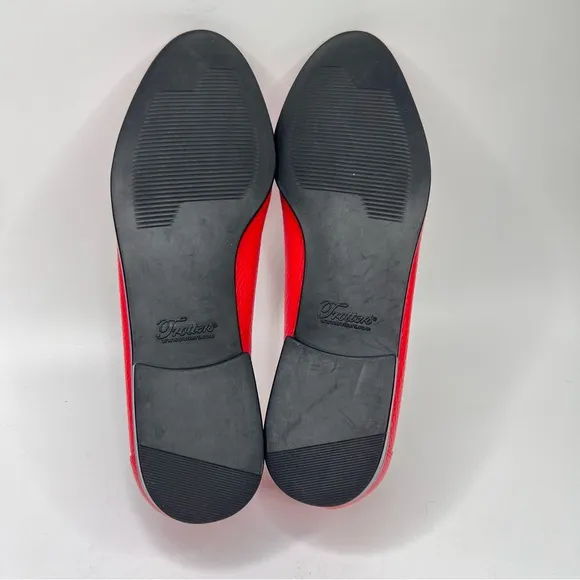 NWT Trotters Liz Red Tumbled Leather Slip On Flats Loafers