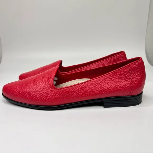 NWT Trotters Liz Red Tumbled Leather Slip On Flats Loafers