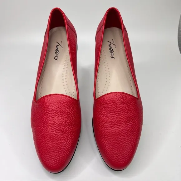 NWT Trotters Liz Red Tumbled Leather Slip On Flats Loafers