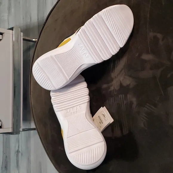 NWT ZARA MULTI COLOR SNEAKERS 👟