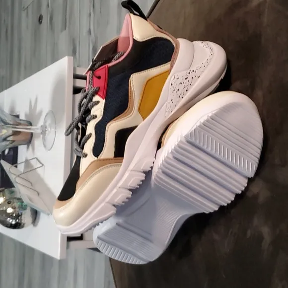NWT ZARA MULTI COLOR SNEAKERS 👟