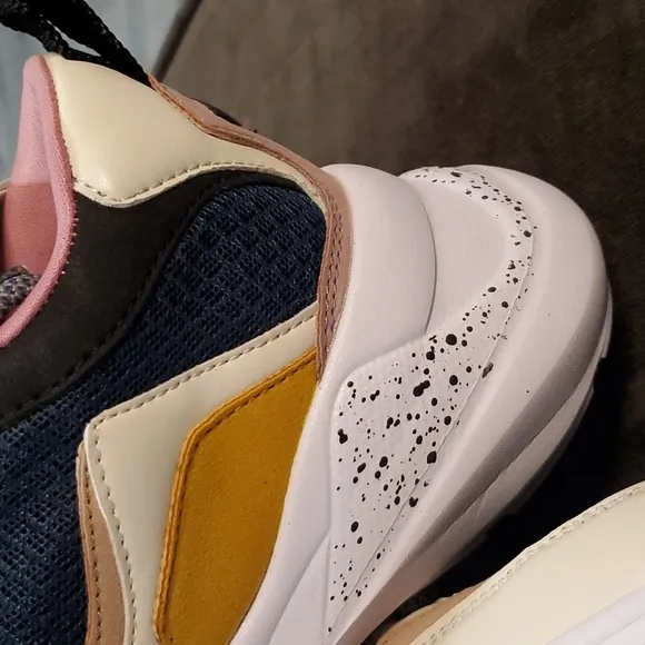 NWT ZARA MULTI COLOR SNEAKERS 👟