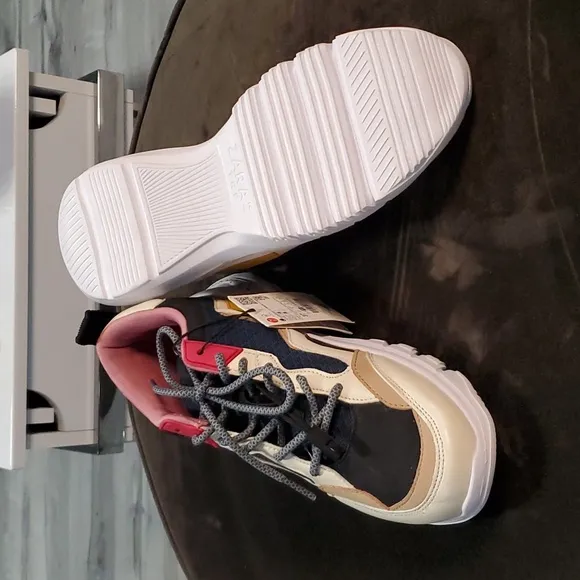 NWT ZARA MULTI COLOR SNEAKERS 👟