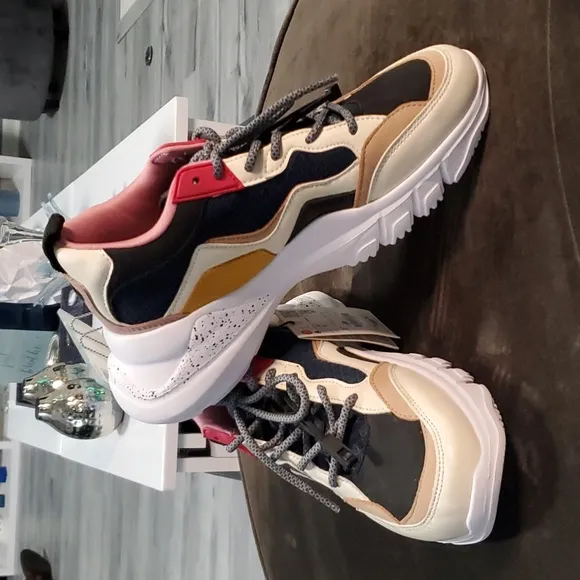 NWT ZARA MULTI COLOR SNEAKERS 👟