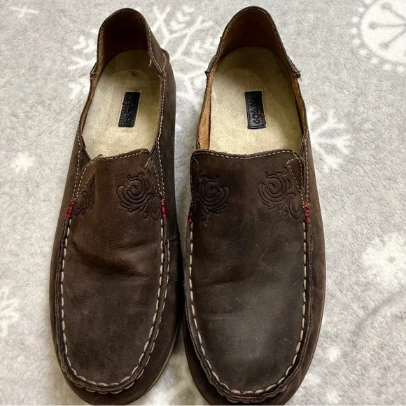 Olukai Loafers Size 8 Leather Nubuck Shoes Nohea Slip On Floral emboridered