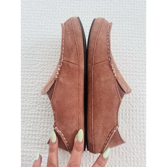 OluKai Womens Nohea Nubuk Slipper Shoes Loafers Cedarwood Leather Sz 8 MSRP $130