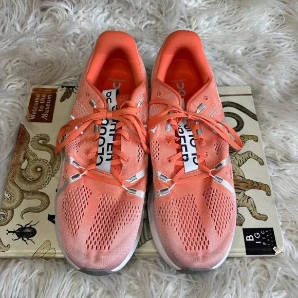 On Running Shoes Sneakers Cloudsurfer Flame/White