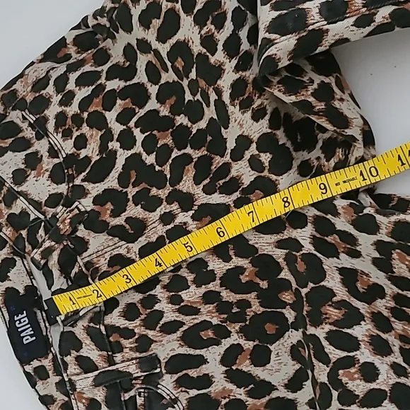 Paige Leopard Hoxton Ankle Raw Hem Jean EUC