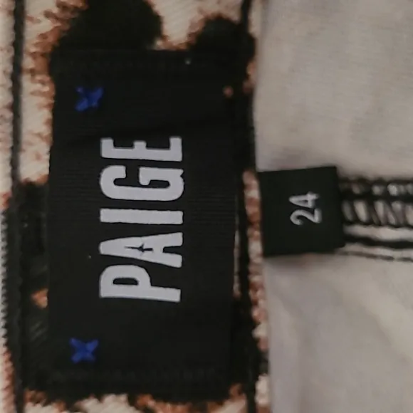 Paige Leopard Hoxton Ankle Raw Hem Jean EUC