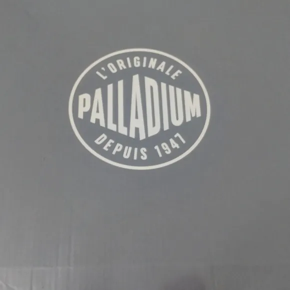 Palladium Revoly HI TX All Black 97424-010-M Hi-Top Sneakers Hiking Boots NIB