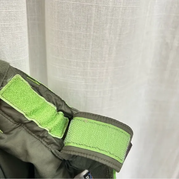 Patagonia Boys' Insulated Snowshot Pants green size small (7-8)