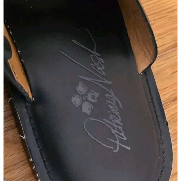 Patricia Nash Size 7.5 Leather Signature Black Thong Flat Women Compass Sandals