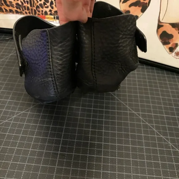Pedro Garcia black leather flat sandals Size 8