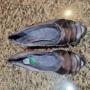 Pedro Garcia NWT Ruffle Satin skimmer Ballet Flats  size 36