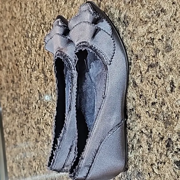 Pedro Garcia NWT Ruffle Satin skimmer Ballet Flats  size 36