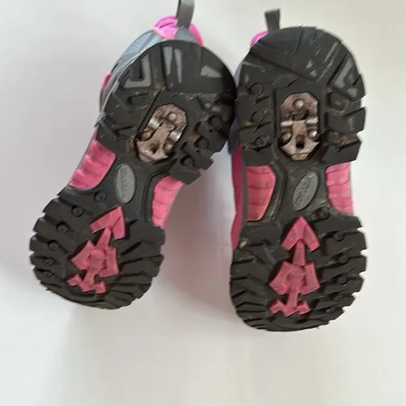Pink snow boots. Winter Shoes Kids Outdoor Hiking warmer fur lined.