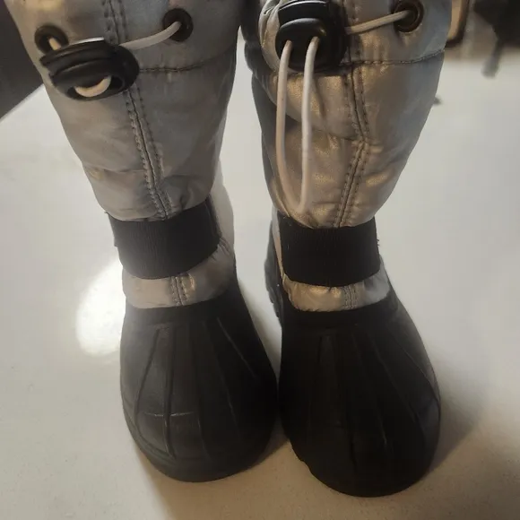 Polo by RL snow boots size 4