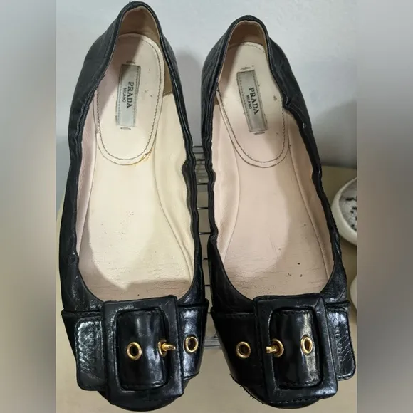 Prada Classic Ballerina Flats. Black Vitelli Shine Leather. Beautiful size 37.