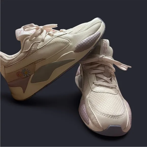 Puma Cream Sneakers with Chunky Sole and Modern Design (NWOT)