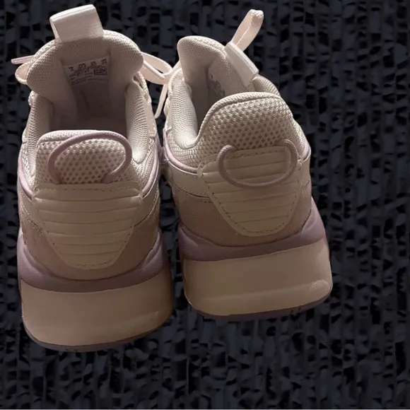 Puma Cream Sneakers with Chunky Sole and Modern Design (NWOT)