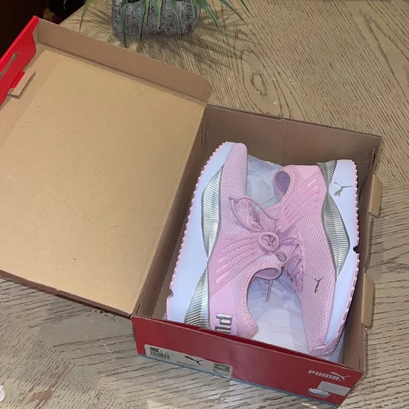 PUMA Flash Sneakers