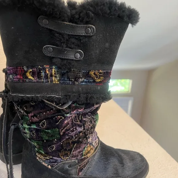 RARE Vintage TECHNICA Women's Black Fur Goat Hair  Winter Snow Boots Size 5‎