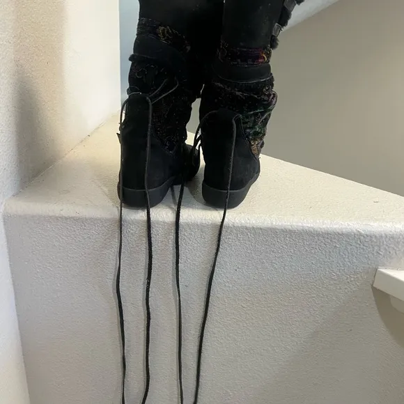 RARE Vintage TECHNICA Women's Black Fur Goat Hair  Winter Snow Boots Size 5‎