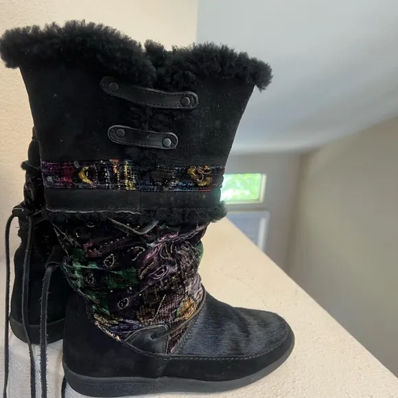RARE Vintage TECHNICA Women's Black Fur Goat Hair  Winter Snow Boots Size 5‎