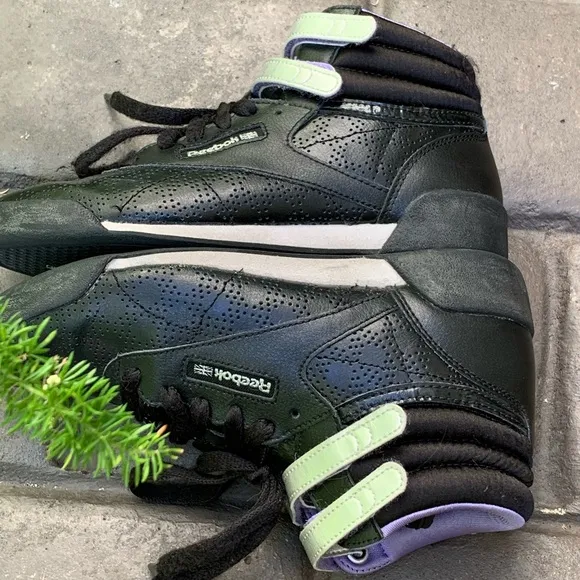 REEBOK CLASSICS High Freestyle Mid Strap Sneaker