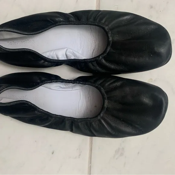 Reformation Bettie black ballet flats 8 great used condition