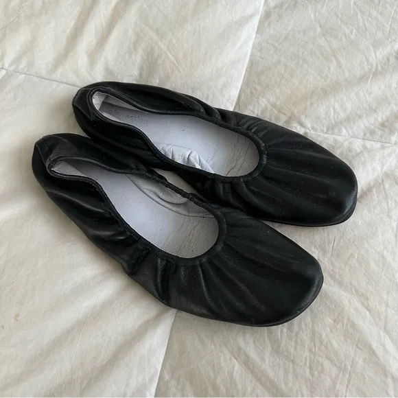 Reformation Bettie black ballet flats 8 great used condition