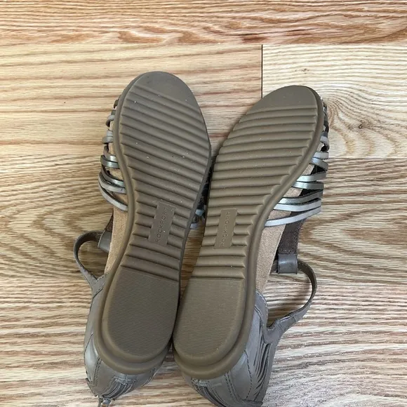 Rockport cobb hill inglewood hurache khaki leather sandals ,SZ 7.5M.